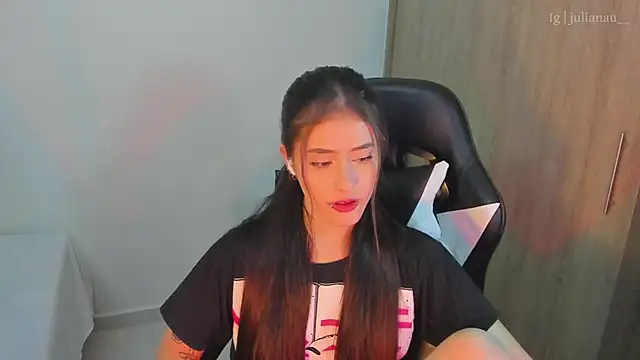 Snapshot of iriswest_ chatting on January 2025 02:11:01 AM iriswest online show from January 2025 02:11:01 AM