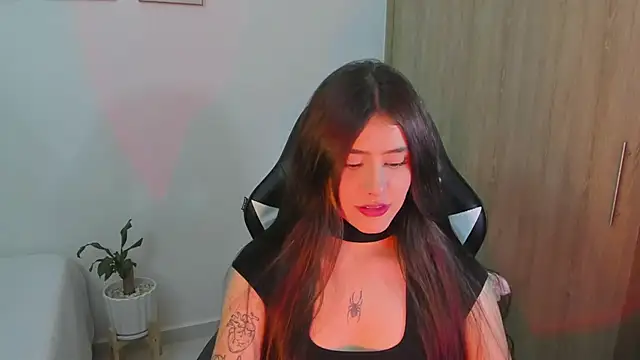 Snapshot of iriswest_ chatting on February 2025 03:18:02 AM iriswest online show from February 2025 03:18:02 AM