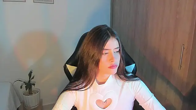 Snapshot of iriswest_ chatting on February 2025 02:34:01 AM iriswest online show from February 2025 02:34:01 AM