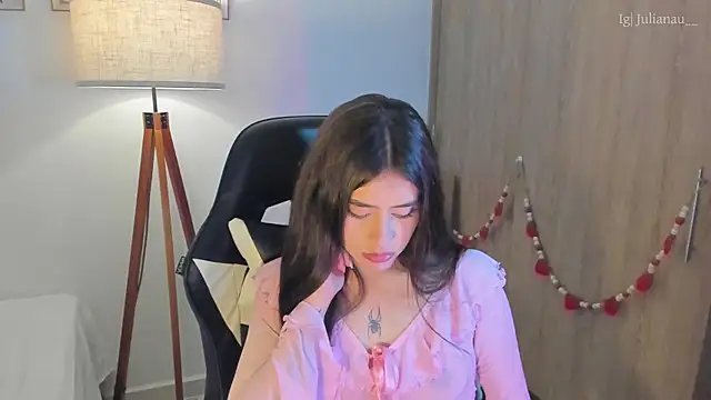 Snapshot of iriswest_ chatting on February 2025 01:53:01 AM iriswest online show from February 2025 01:53:01 AM