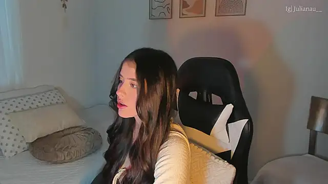 Snapshot of iriswest_ chatting on February 2025 11:14:02 PM iriswest online show from February 2025 11:14:02 PM