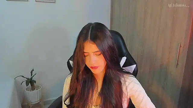 Snapshot of iriswest_ chatting on February 2025 10:37:02 PM iriswest online show from February 2025 10:37:02 PM