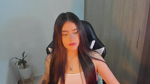 Snapshot of iriswest_ chatting on February 2025 01:44:02 AM iriswest online show from February 2025 01:44:02 AM