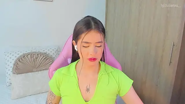 Snapshot of iriswest_ chatting on March 2025 09:27:02 PM iriswest online show from March 2025 09:27:02 PM