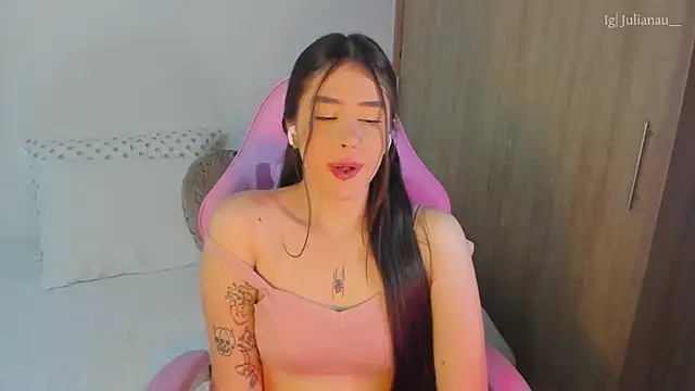 Snapshot of iriswest_ chatting on March 2025 02:16:02 AM iriswest online show from March 2025 02:16:02 AM