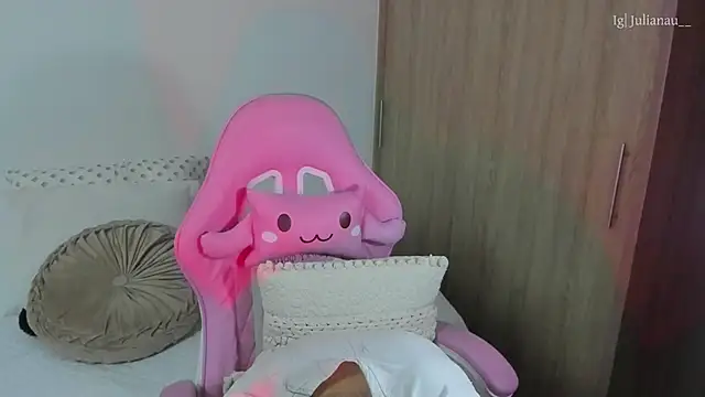 Snapshot of iriswest_ chatting on March 2025 11:16:01 PM iriswest online show from March 2025 11:16:01 PM