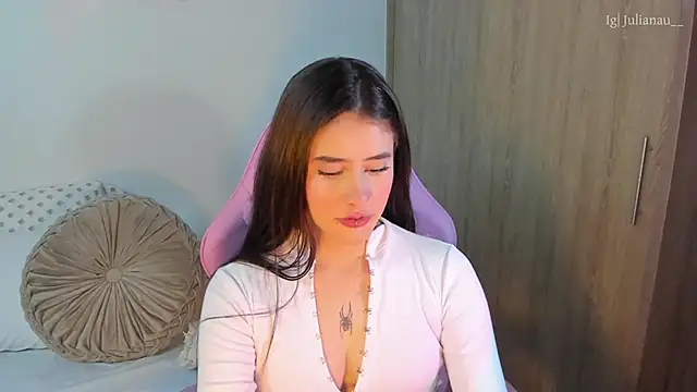 Snapshot of iriswest_ chatting on March 2025 02:26:01 AM iriswest online show from March 2025 02:26:01 AM