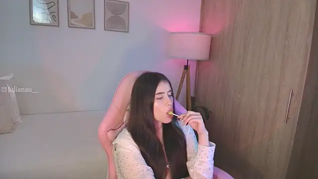 Snapshot of iriswest_ chatting on September 2025 11:06:02 PM iriswest online show from September 2025 11:06:02 PM