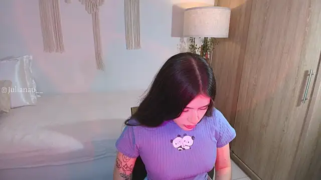 Snapshot of iriswest_ chatting on November 2025 12:42:01 AM iriswest online show from November 2025 12:42:01 AM