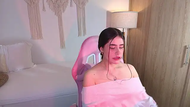 Snapshot of iriswest_ chatting on December 2025 12:51:01 AM iriswest online show from December 2025 12:51:01 AM