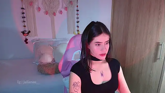 Snapshot of iriswest_ chatting on March 2026 12:43:01 AM iriswest online show from March 2026 12:43:01 AM