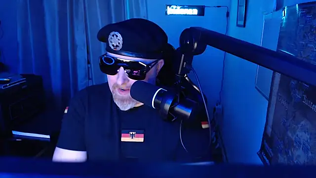 Snapshot of DerPornoPete chatting on March 2025 11:06:01 PM DerPornoPete online show from March 2025 11:06:01 PM