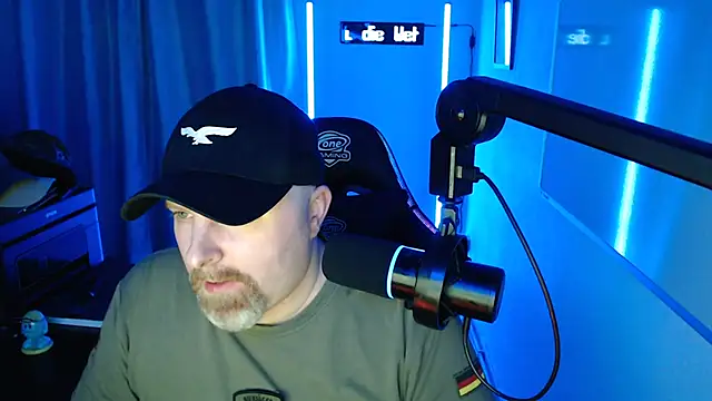 Snapshot of DerPornoPete chatting on September 2025 11:39:02 PM DerPornoPete online show from September 2025 11:39:02 PM