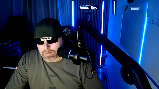 Snapshot of DerPornoPete chatting on February 2026 11:21:02 PM DerPornoPete online show from February 2026 11:21:02 PM