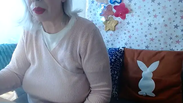 Snapshot of QueenLana chatting on February 2026 09:58:02 AM QueenLana online show from February 2026 09:58:02 AM