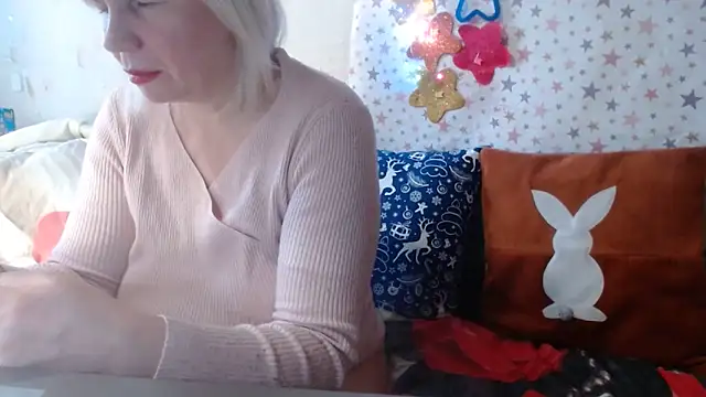 Snapshot of QueenLana chatting on February 2026 07:48:01 AM QueenLana online show from February 2026 07:48:01 AM