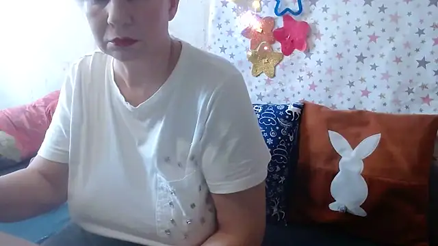 Snapshot of QueenLana chatting on February 2026 11:42:02 AM QueenLana online show from February 2026 11:42:02 AM