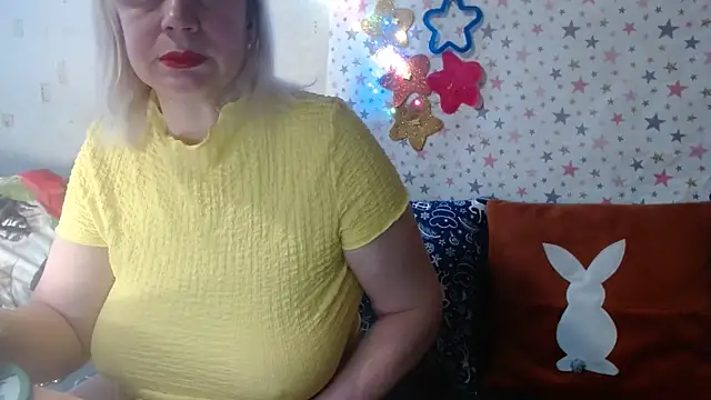 Snapshot of QueenLana chatting on February 2026 05:50:01 AM QueenLana online show from February 2026 05:50:01 AM