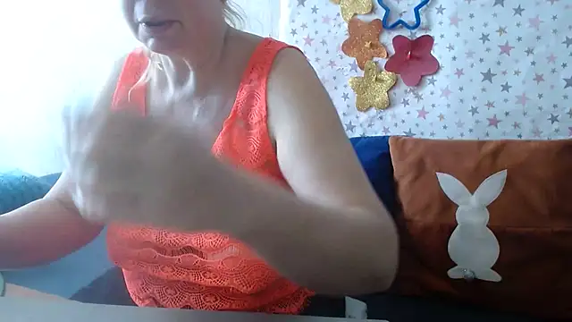 QueenLana online show from April 2026 07:00:01 AM