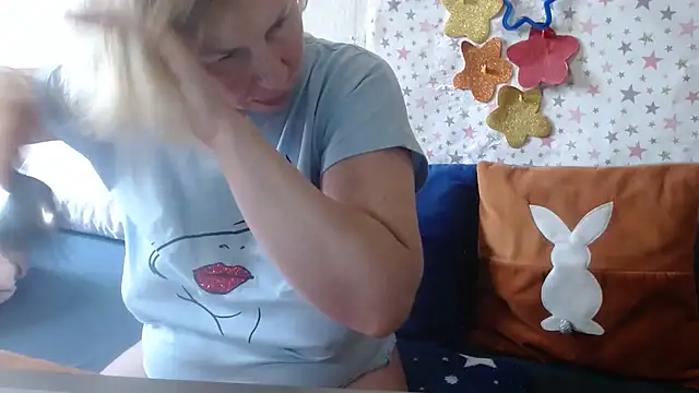 QueenLana online show from June 2026 07:43:01 AM