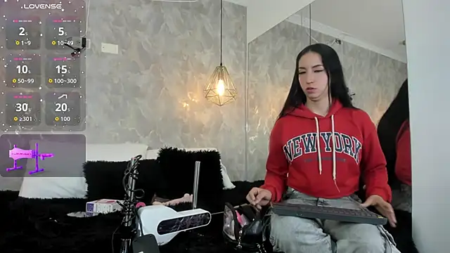 Snapshot of danaythamara1 chatting on October 2025 08:50:02 PM danaythamara1 online show from October 2025 08:50:02 PM