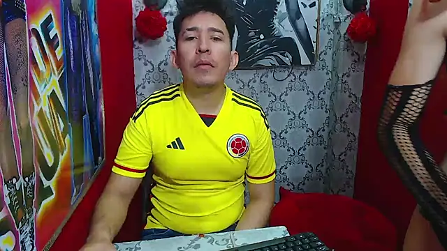 Snapshot of shannentrans chatting on February 2025 03:15:02 PM shannentrans online show from February 2025 03:15:02 PM