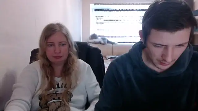 Snapshot of PeterAndJen chatting on March 2025 09:46:02 AM PeterAndJen online show from March 2025 09:46:02 AM