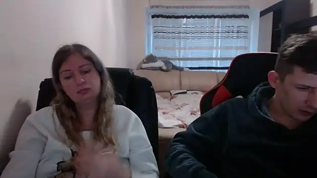 Snapshot of PeterAndJen chatting on March 2025 06:44:02 PM PeterAndJen online show from March 2025 06:44:02 PM