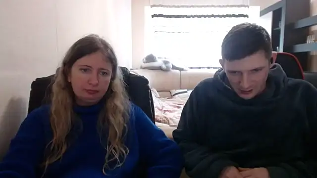 Snapshot of PeterAndJen chatting on March 2025 05:46:01 PM PeterAndJen online show from March 2025 05:46:01 PM