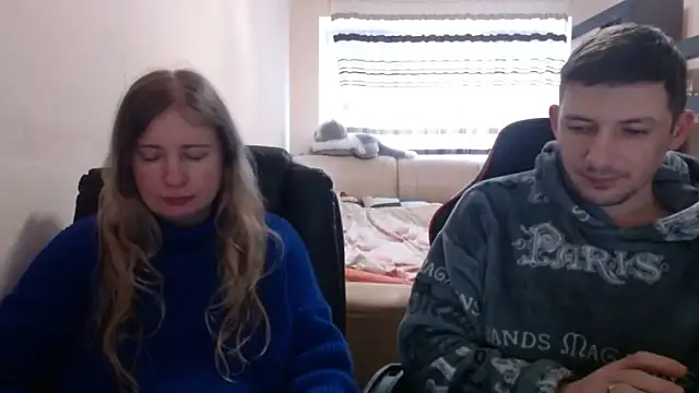 Snapshot of PeterAndJen chatting on March 2025 06:14:02 AM PeterAndJen online show from March 2025 06:14:02 AM