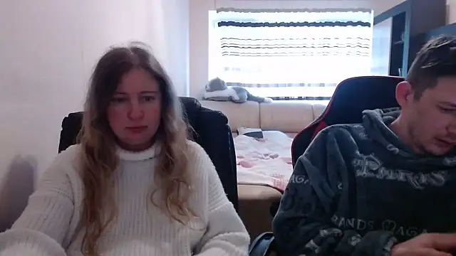 Snapshot of PeterAndJen chatting on March 2025 06:30:01 AM PeterAndJen online show from March 2025 06:30:01 AM