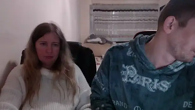 Snapshot of PeterAndJen chatting on March 2025 06:27:01 AM PeterAndJen online show from March 2025 06:27:01 AM