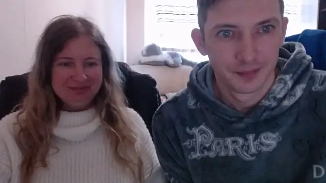 Snapshot of PeterAndJen chatting on March 2025 09:45:01 AM PeterAndJen online show from March 2025 09:45:01 AM