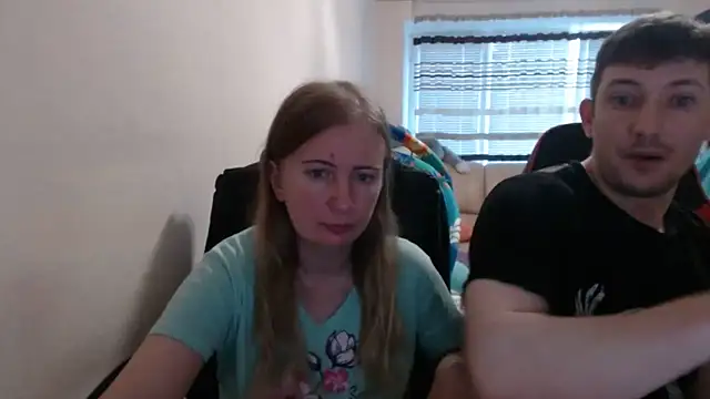 Snapshot of PeterAndJen chatting on September 2025 05:58:01 PM PeterAndJen online show from September 2025 05:58:01 PM