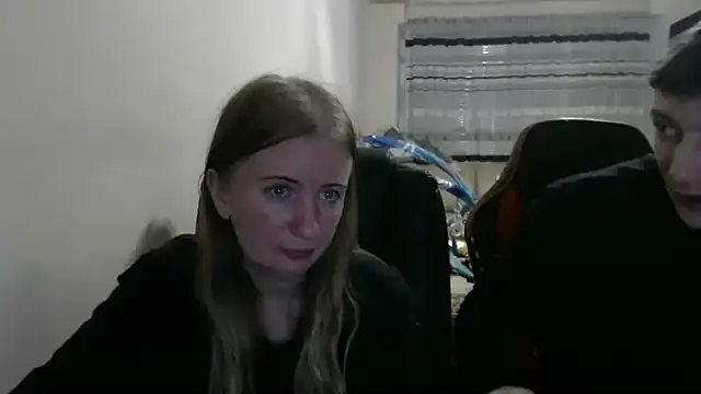 Snapshot of PeterAndJen chatting on September 2025 07:19:02 PM PeterAndJen online show from September 2025 07:19:02 PM