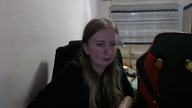 Snapshot of PeterAndJen chatting on September 2025 07:30:01 PM PeterAndJen online show from September 2025 07:30:01 PM