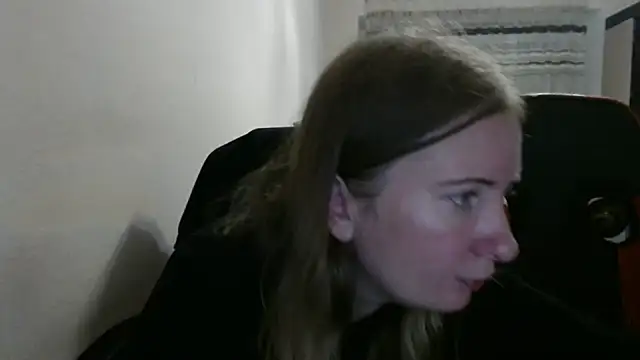 Snapshot of PeterAndJen chatting on October 2025 08:07:01 PM PeterAndJen online show from October 2025 08:07:01 PM