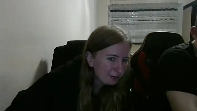 Snapshot of PeterAndJen chatting on October 2025 07:13:02 PM PeterAndJen online show from October 2025 07:13:02 PM