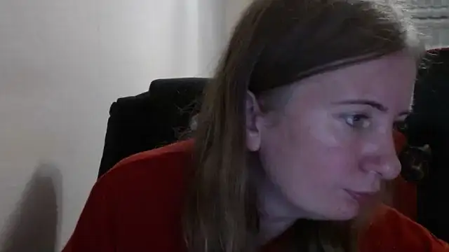 Snapshot of PeterAndJen chatting on October 2025 06:15:01 PM PeterAndJen online show from October 2025 06:15:01 PM