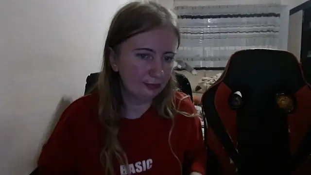 Snapshot of PeterAndJen chatting on October 2025 06:24:01 PM PeterAndJen online show from October 2025 06:24:01 PM