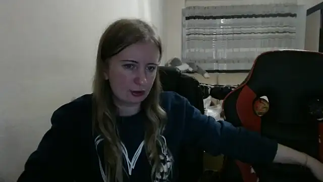 Snapshot of PeterAndJen chatting on November 2025 08:22:02 PM PeterAndJen online show from November 2025 08:22:02 PM