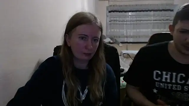 Snapshot of PeterAndJen chatting on November 2025 08:43:02 PM PeterAndJen online show from November 2025 08:43:02 PM