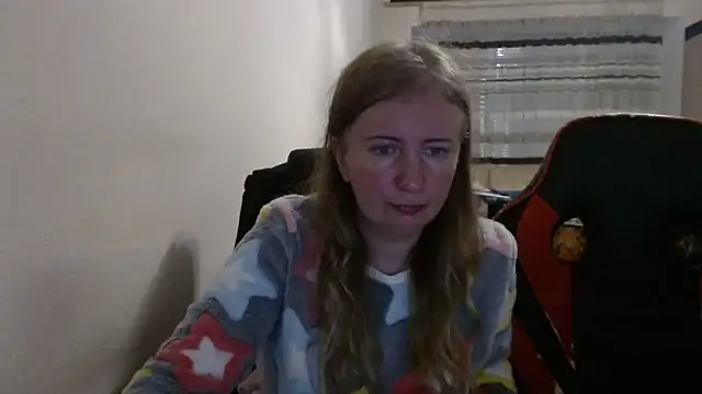 Snapshot of PeterAndJen chatting on November 2025 08:29:02 PM PeterAndJen online show from November 2025 08:29:02 PM