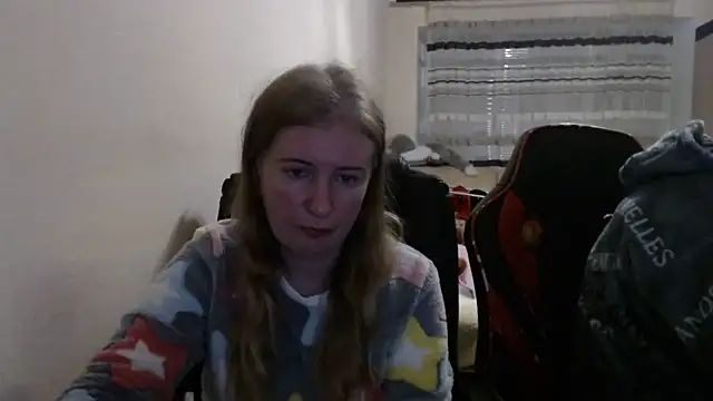 Snapshot of PeterAndJen chatting on November 2025 07:48:02 PM PeterAndJen online show from November 2025 07:48:02 PM