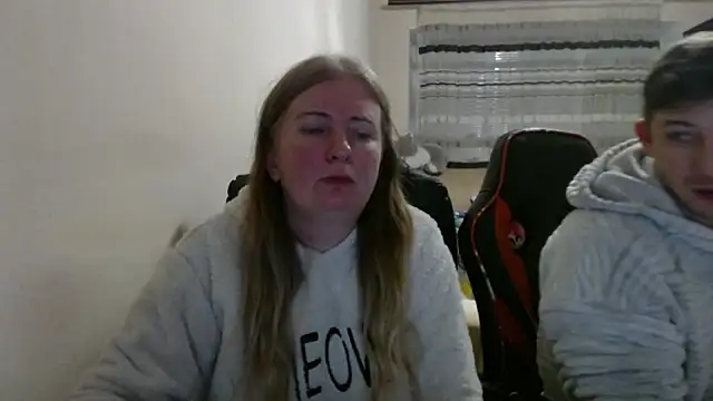 Snapshot of PeterAndJen chatting on December 2025 08:04:02 PM PeterAndJen online show from December 2025 08:04:02 PM