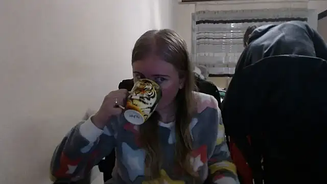 Snapshot of PeterAndJen chatting on December 2025 06:14:01 PM PeterAndJen online show from December 2025 06:14:01 PM