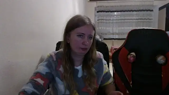 Snapshot of PeterAndJen chatting on December 2025 06:25:02 PM PeterAndJen online show from December 2025 06:25:02 PM