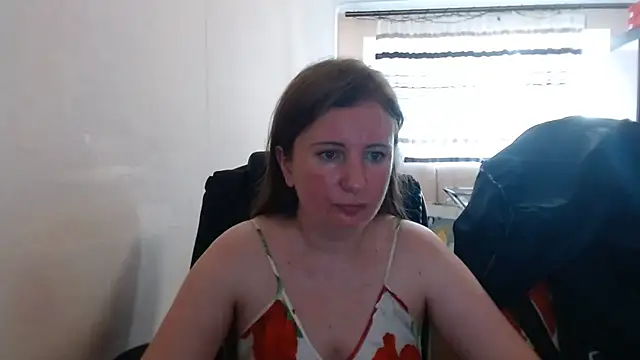 Snapshot of PeterAndJen chatting on July 2026 05:30:01 PM PeterAndJen online show from July 2026 05:30:01 PM