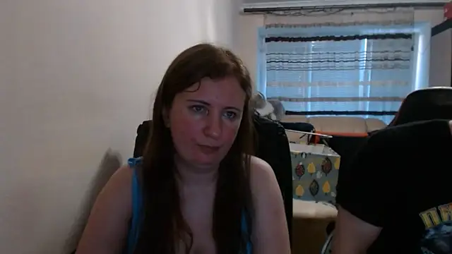 Snapshot of PeterAndJen chatting on July 2026 05:41:01 PM PeterAndJen online show from July 2026 05:41:01 PM