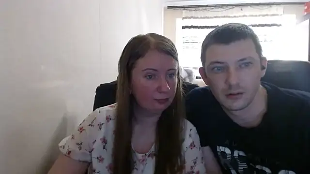 Snapshot of PeterAndJen chatting on July 2026 05:20:01 PM PeterAndJen online show from July 2026 05:20:01 PM